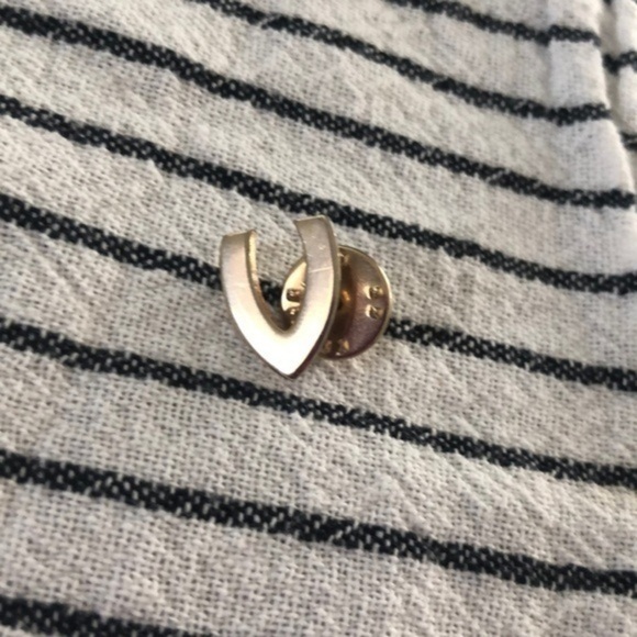 Vintage Letter V Label Pin - Picture 1 of 2